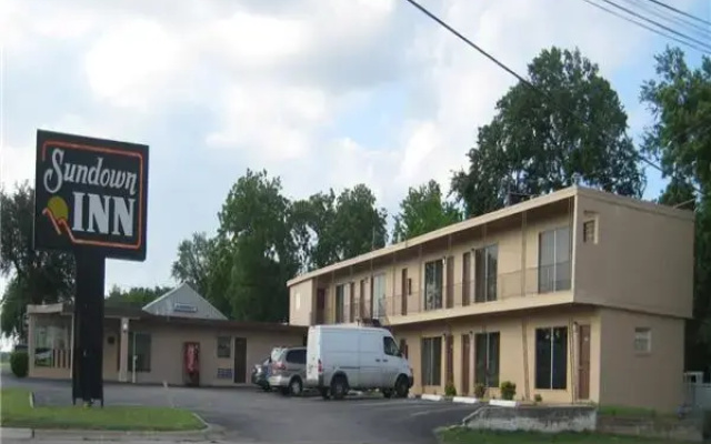 Sundown Inn