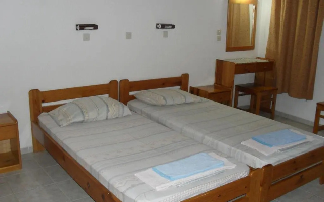 Chris Apartments