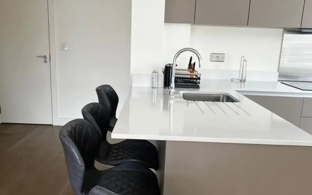 Luxury 2 Bed In Royal Arsenal, Family Ok, Balcony
