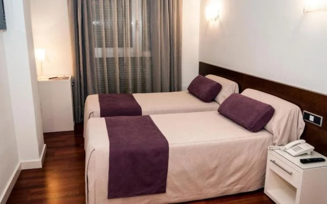 Escuderos Hotel Cruz