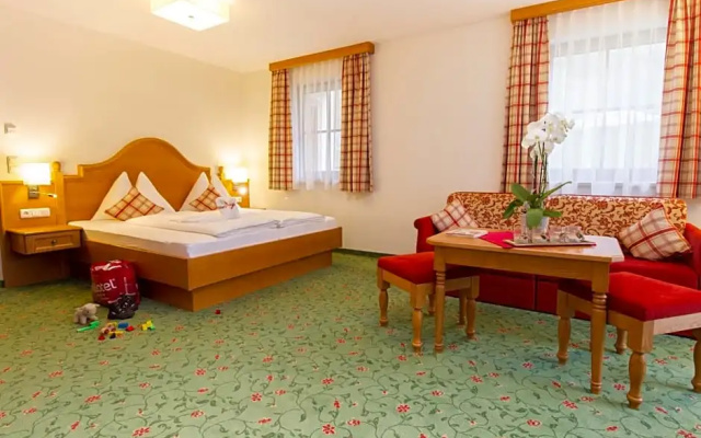 Familotel Bauernhof-Hotel Oberkarteis