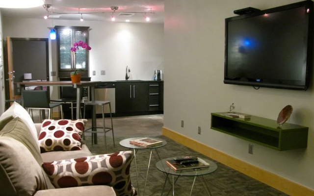 Suites at 118 - Bloomington
