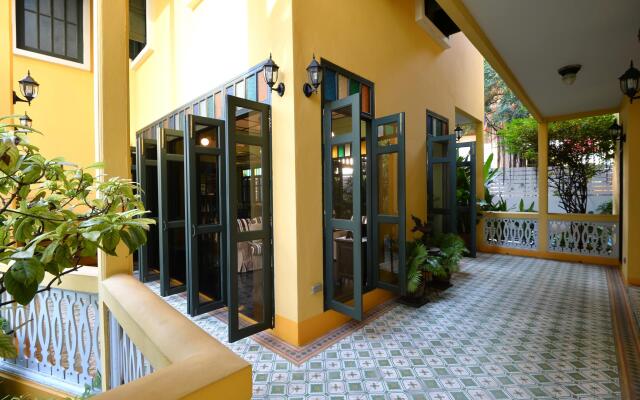 Отель Baan Pra Nond Bed & Breakfast Таиланд, Бангкок - отзывы, цены и фото номеров - забронировать отель Baan Pra Nond Bed & Breakfast онлайн вид на фасад
