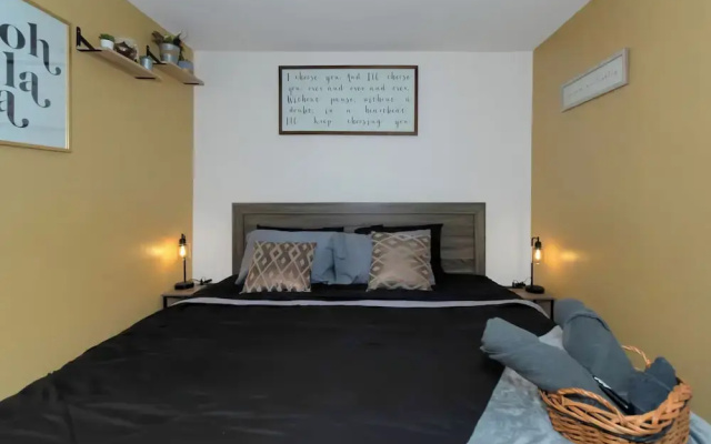 Spacious 3BR Condo in DTWN