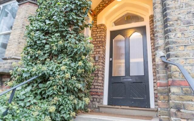 Отель Spacious 1BR Period Apartment Hampstead Великобритания, Лондон - отзывы, цены и фото номеров - забронировать отель Spacious 1BR Period Apartment Hampstead онлайн вид на фасад