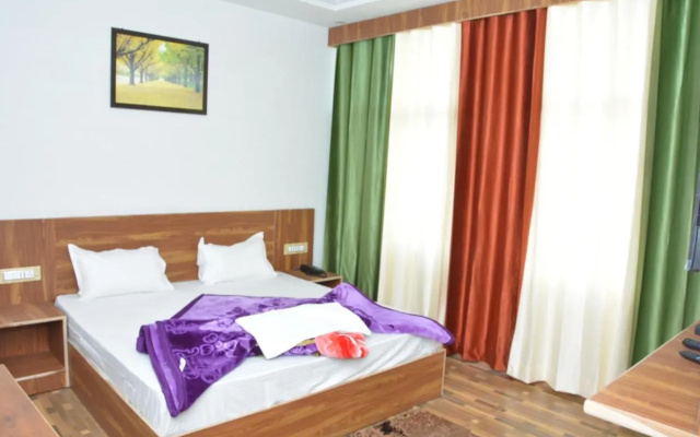 Rock Wood Hotels