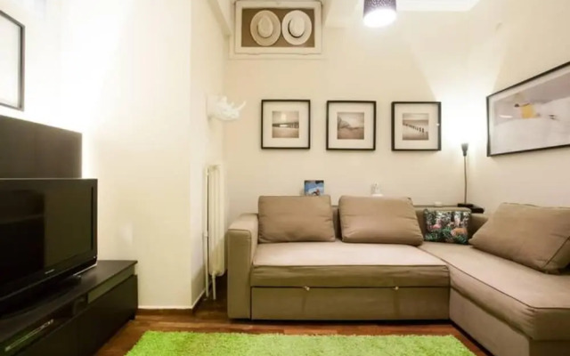 Traveler's Dream in Historic Acropolis Downtown