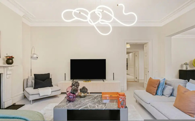 8 Million Home Cadogan Square Access