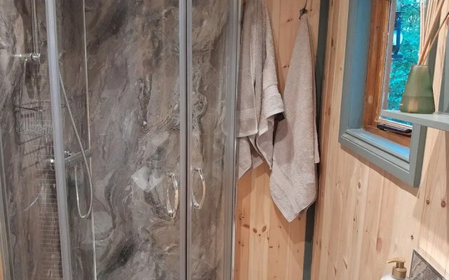 Little Greenwood Shepherd Hut - Sleeps 2