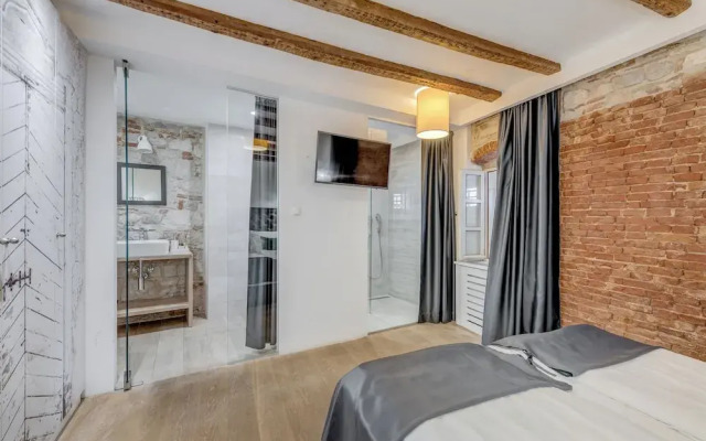The Code Luxury Rooms