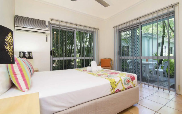Port Douglas Outrigger Holiday Apartments