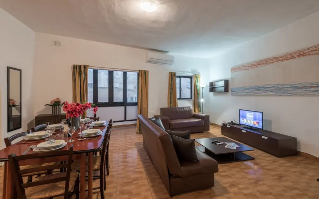 Getawaysmalta - Fleur 3-bedroom Apartment in Sliema
