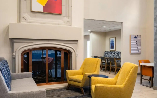 Holiday Inn Exp Meadville I-79 Exit 147a