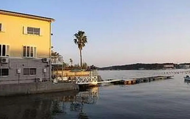 Petit Hotel Kashikojima Harbor