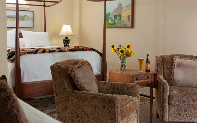 The Inn at Round Barn Farm