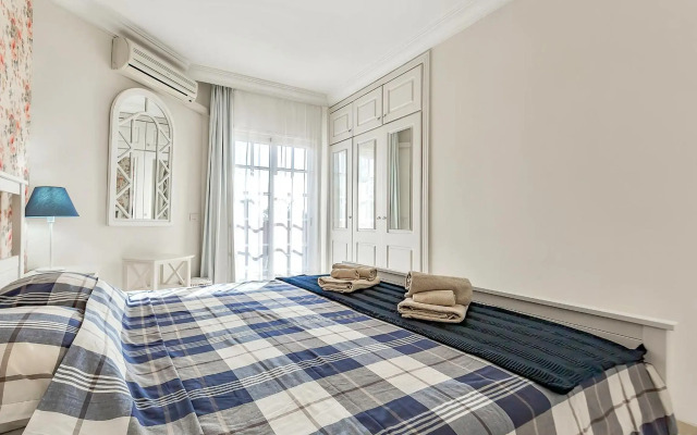 Apartment in area Del Duque with spacious terrace