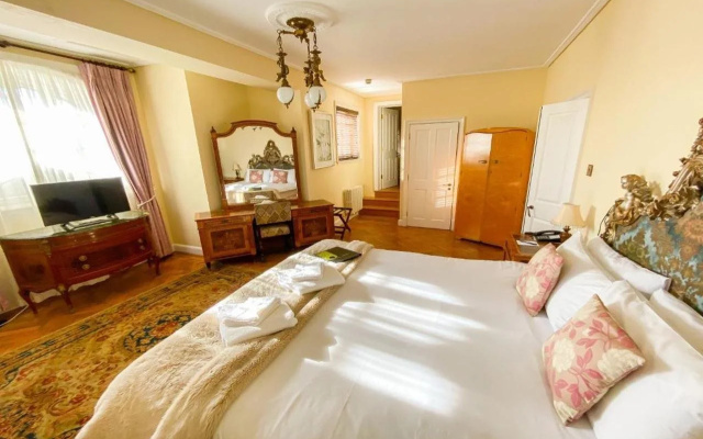 St Giles House Hotel