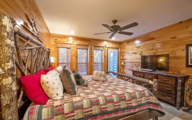 Chautauqua 2 Bedroom Cabin by Redawning
