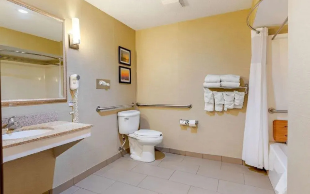Comfort Suites