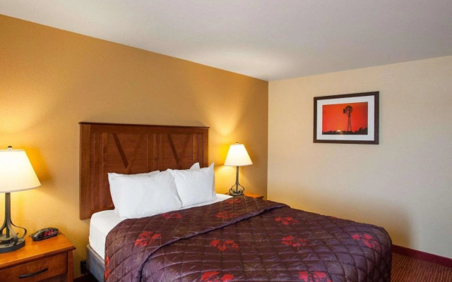 Rodeway Inn & Suites Phillipsburg