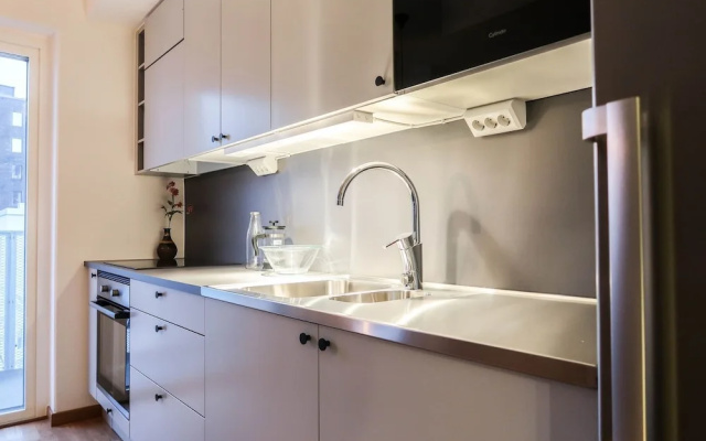 Luxury Business Studio Apartment Street View - Cityliving Umami