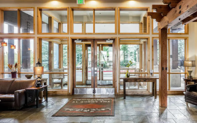 Lake View Ski Chalet