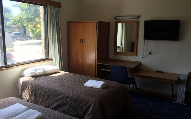 Tollgate Motel