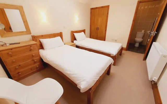 The Victorian Barn self catering holidays with pool & hot tubs