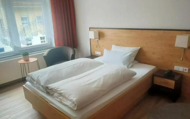 Hotel Löwen  by Mastiff