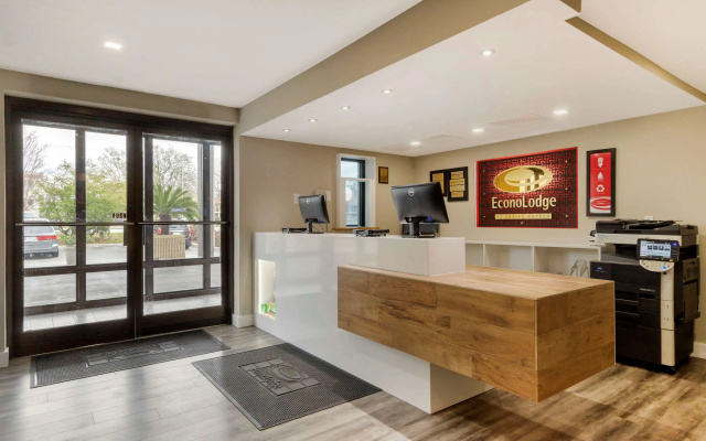 Travelodge by Wyndham North Charleston