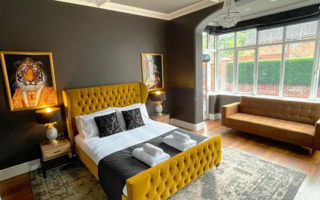 Selworthy - Luxury 3 Bedroom Apartment