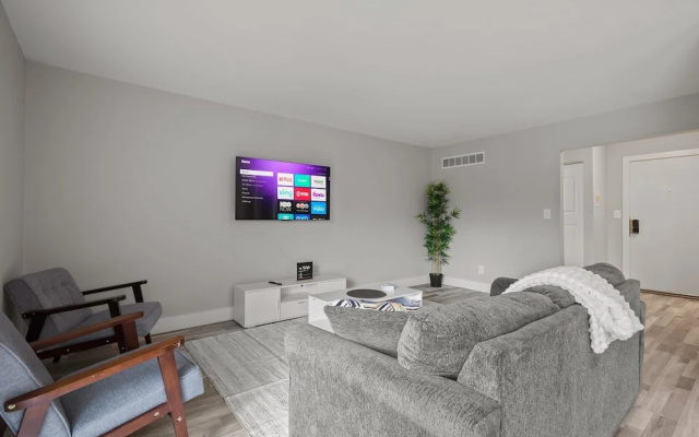 2BR Stay Close to Downtown