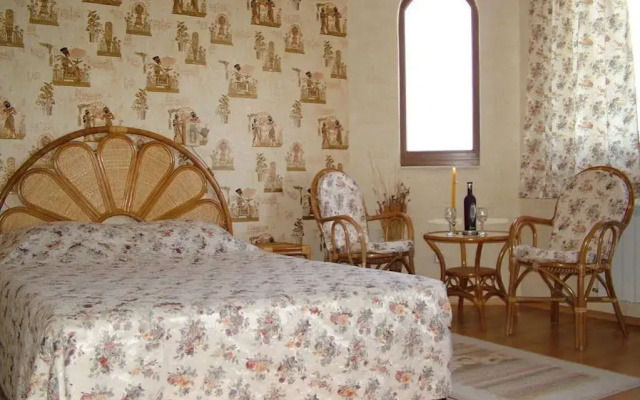Family Hotel Emaly 1