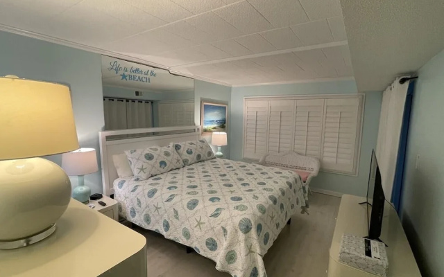 Ocean Hideaway 111 2 Bedroom Condo by RedAwning