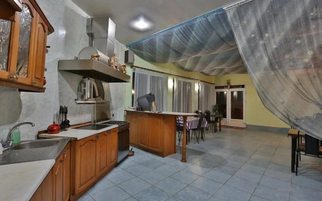 Guest House on Pravoslavnaya 20 B