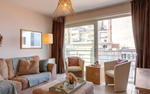 Cosy Flat With Lateral sea View