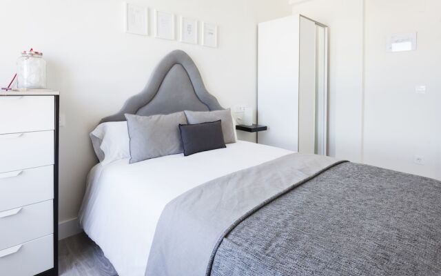 Отель Pacific La Zurriola Iberorent Apartments Испания, Сан-Себастьян - отзывы, цены и фото номеров - забронировать отель Pacific La Zurriola Iberorent Apartments онлайн комната для гостей