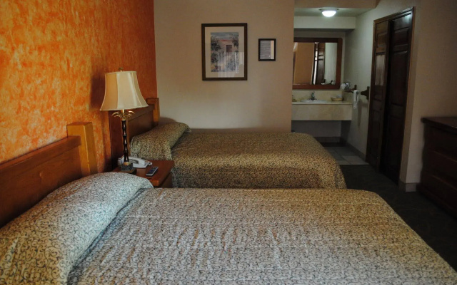 Hotel Suites EL Paseo