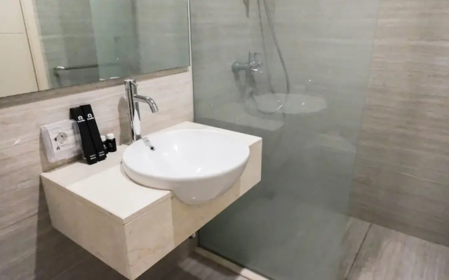 Spacious And Elegant 3Br Apartment At La Riz Supermall Mansion
