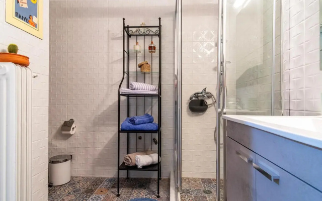 Εξαιρετική τοποθεσία, δίπλα σε νοσοκομεία,6 λεπτά μετρό,100 MBPS