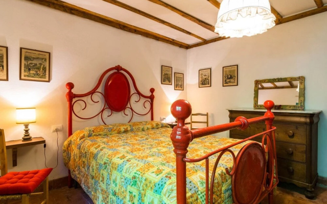 Spacious Holiday Home with Pool in Migliorini