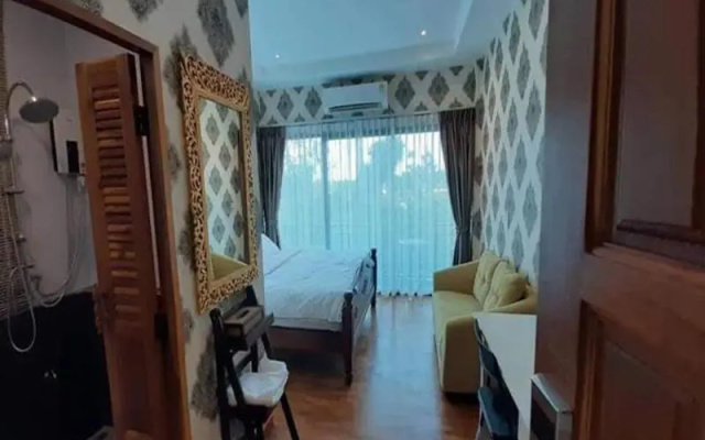 The Warmth Hotel (SHA Extra Plus)