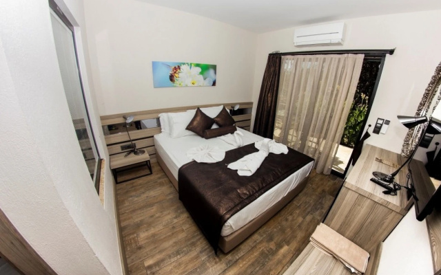 S3 Seahorse Beach Club & Hotel