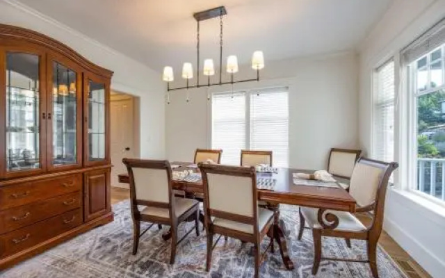 Lincoln River Mt View 4Br 3.5Ba