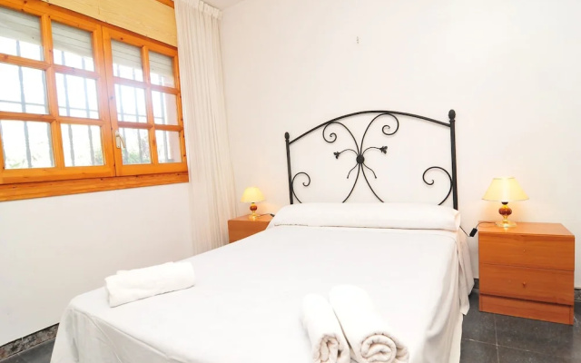Amitie - Costa Barcelona by Homeholidaysrentals