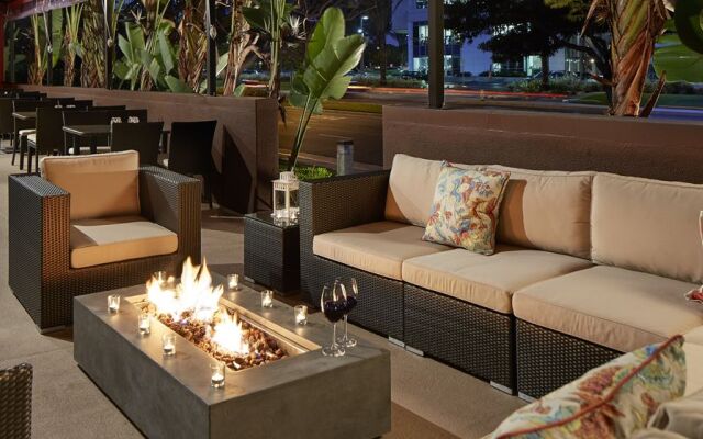 DoubleTree by Hilton LAX - El Segundo 2