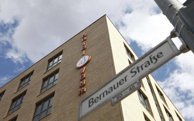 H+ Hotel 4 Youth Berlin Mitte вид на фасад