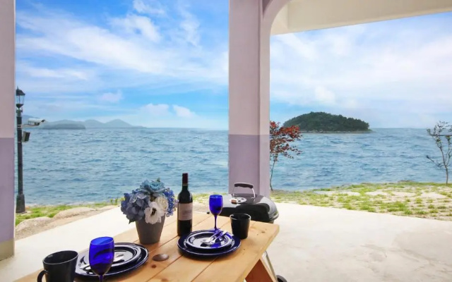 Namhae Blue & White Pension