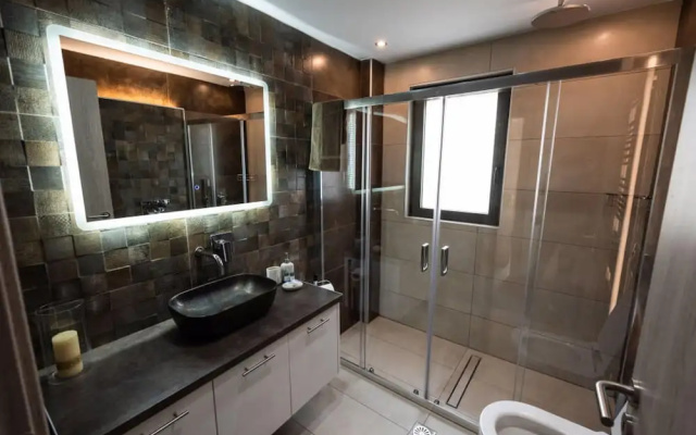 Serenity Suites Sea View 3