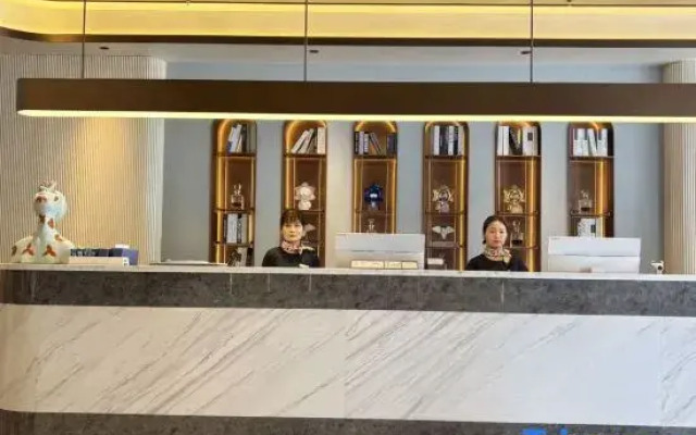 LanOuShangPin Hotel (Baoji Long County Guanshan Avenue)